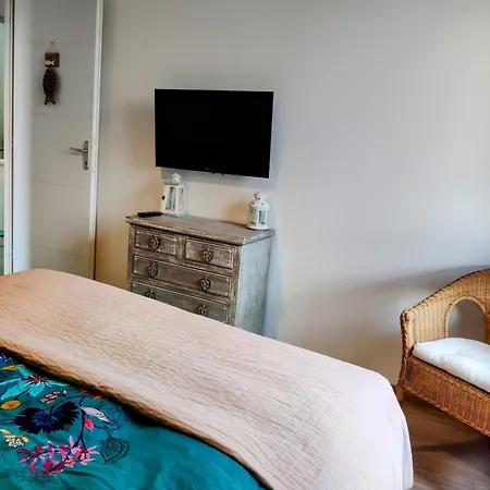 Rare A - Maison Neuve Avec Piscine Et Jardin 꺄부흐