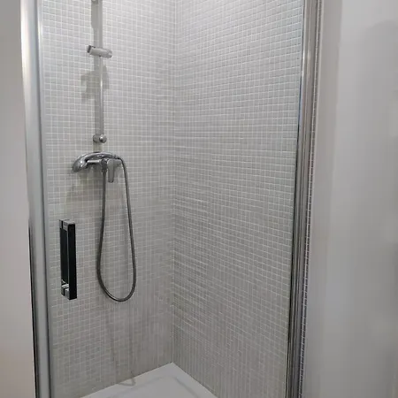 Rare A - Maison Neuve Avec Piscine Et Jardin *