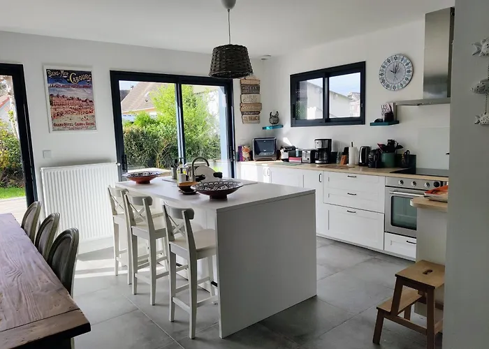 Rare A - Maison Neuve Avec Piscine Et Jardin Feriehus *