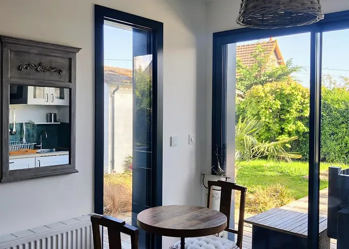 Rare A - Maison Neuve Avec Piscine Et Jardin Feriehus *